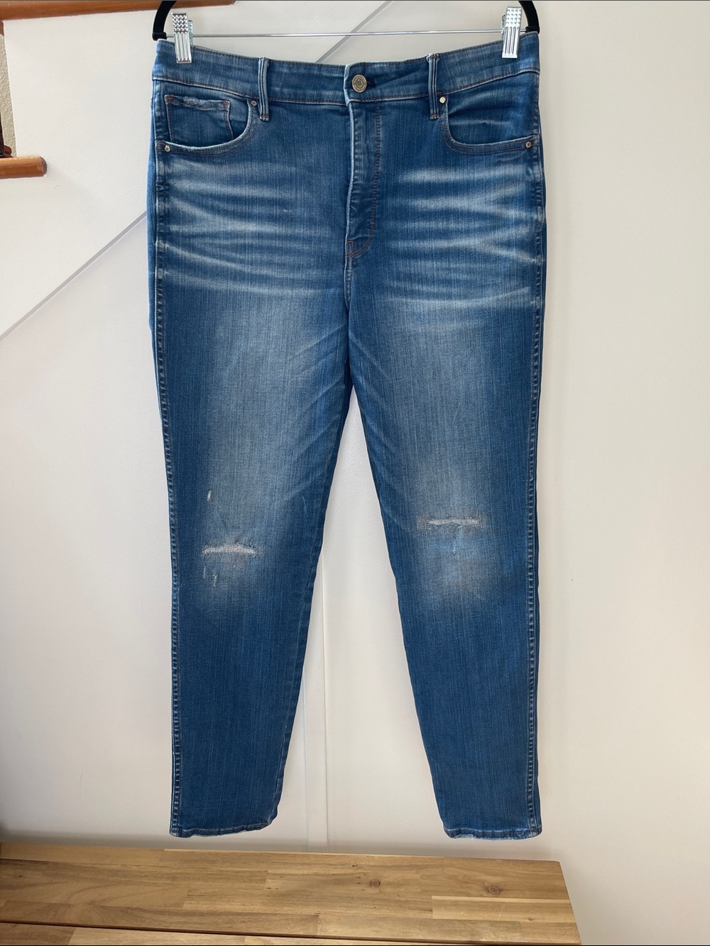 White House Black Market Women’s Distressed Dark Blue Skinny Jeans EUC Size 14